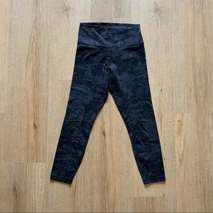 Women’s Lululemon Black Camo Leggings